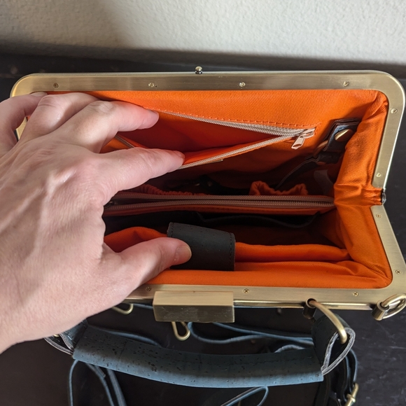 Laflore Paris Bebebark Convertible Purse, Emerald Green - Picture 6 of 16